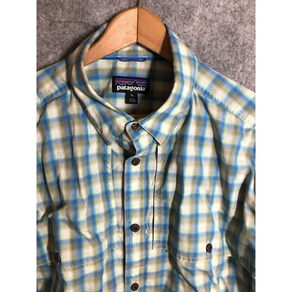 Patagonia Shirt Mens XL Gray Self Guided Sun Fishing Hiking Camping Outdoors